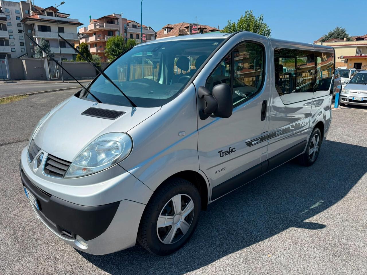 RENAULT TRAFIC 2.0DCi 115CV 9POSTI