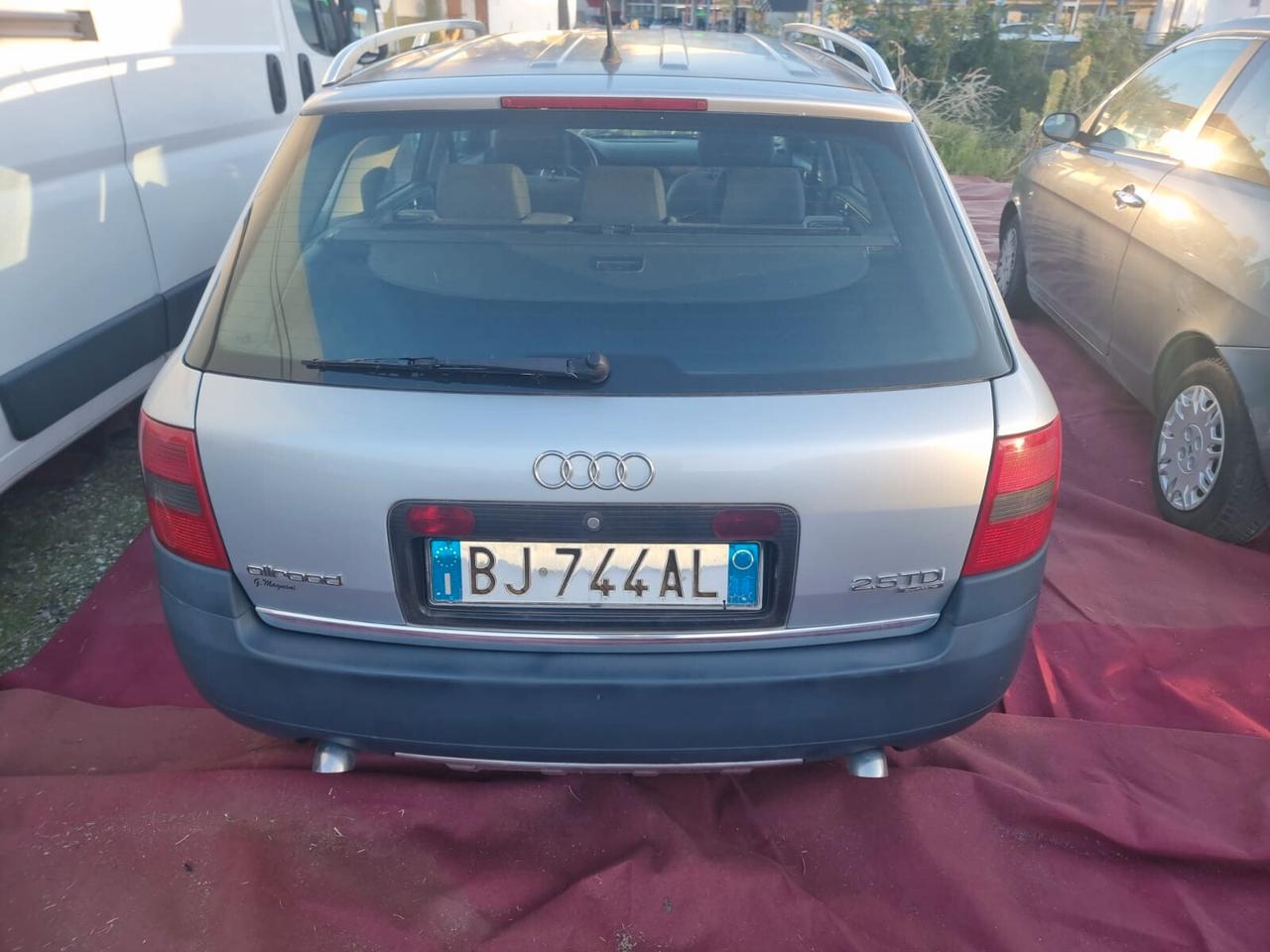 Audi A6 allroad 2.5 TDI 180 CV