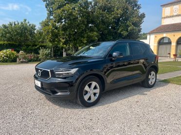 Volvo XC40 T2 Geartronic Momentum Core