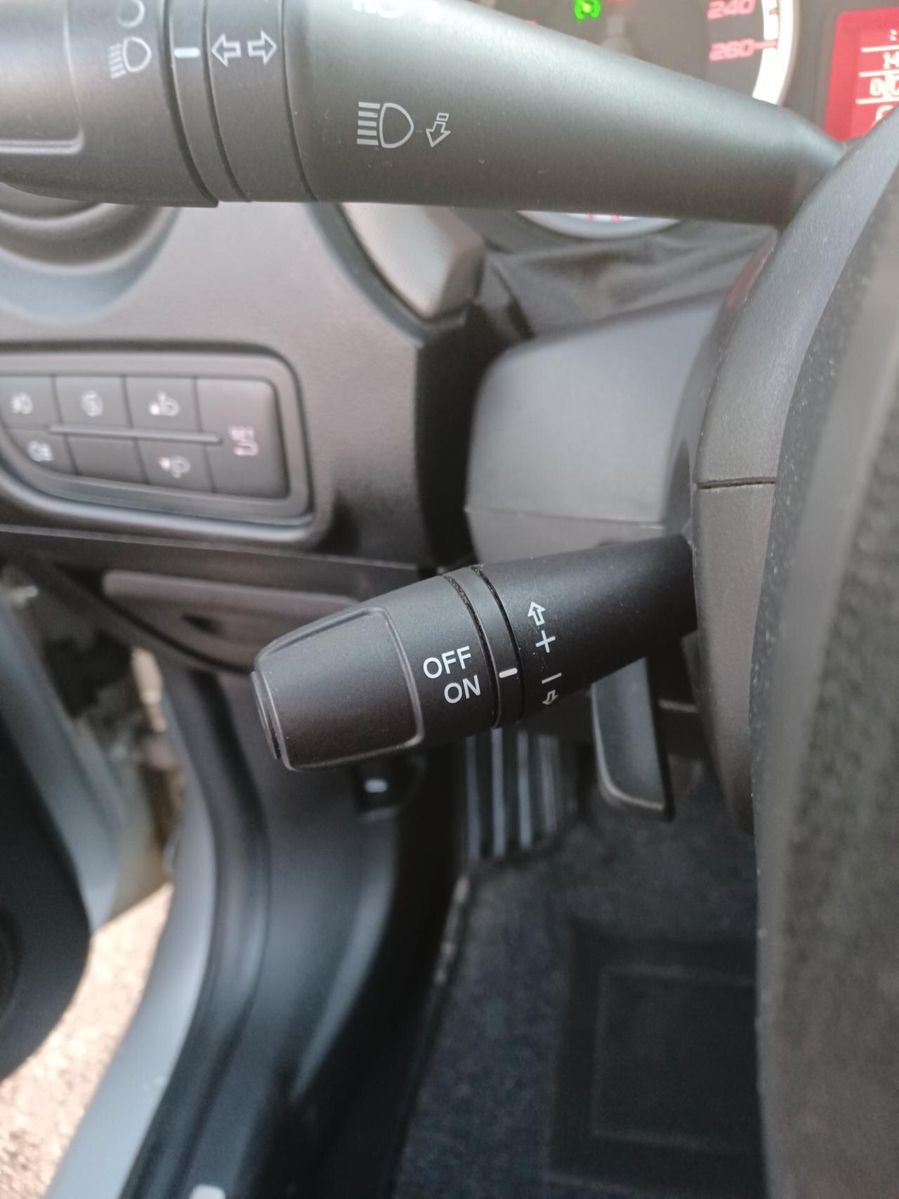 Alfa Romeo MiTo 1.3 JTDm DISTINCTIVE 2014