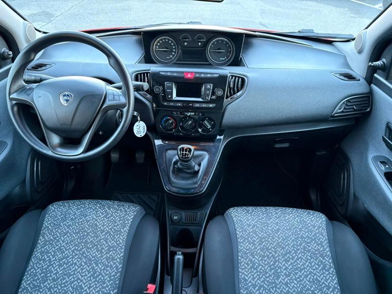 Lancia Ypsilon 5 Porte 1.0 hybrid Gold s&s 70cv ADATTA NEOPATENTATI