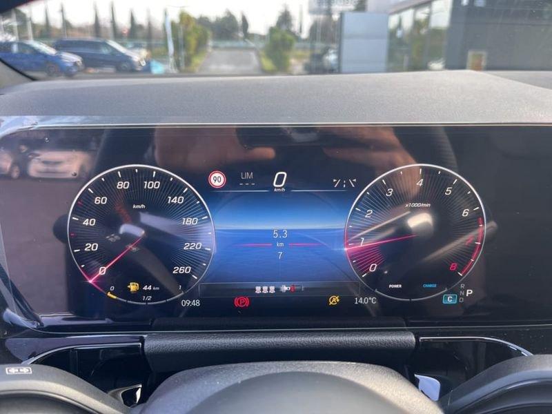 Mercedes-Benz GLA 200 Automatic AMG Line PREMIUM