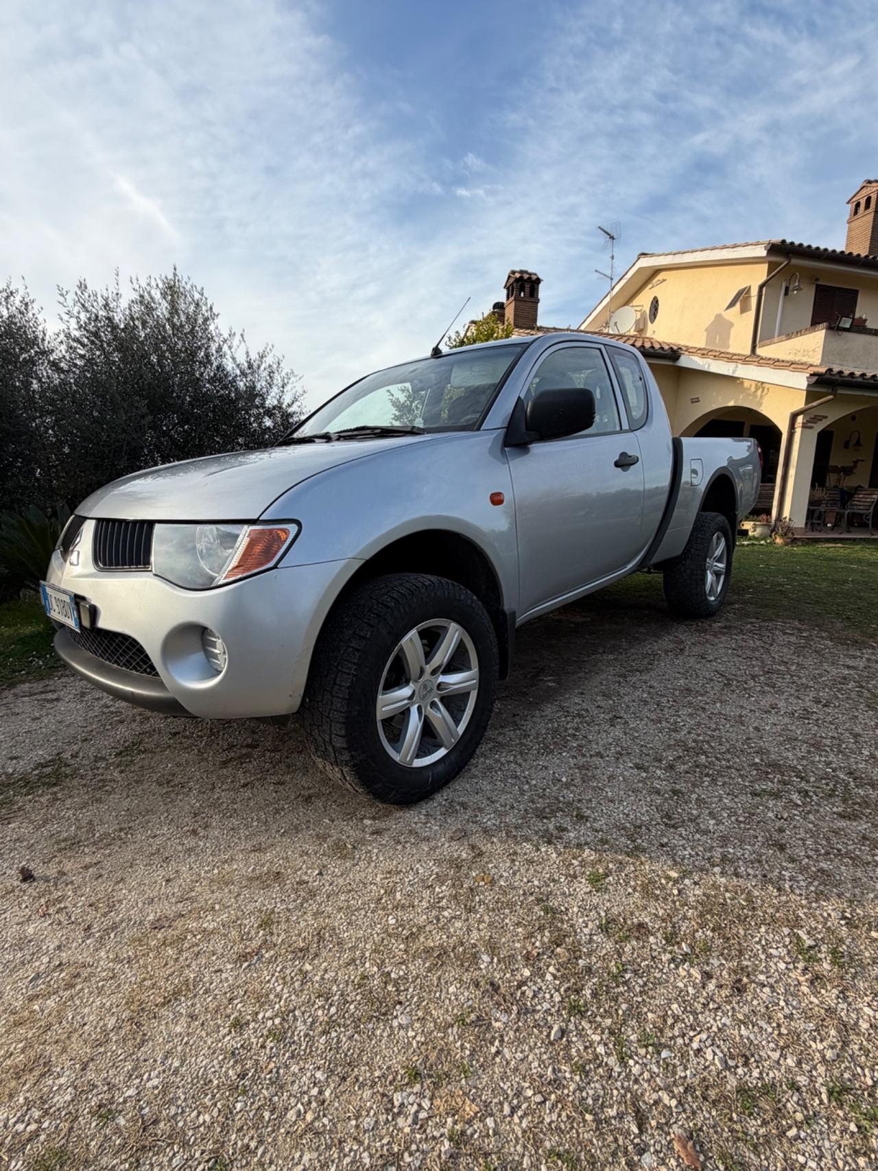 Mitsubishi L200 2.5 DI-D/136CV Single Cab Inform