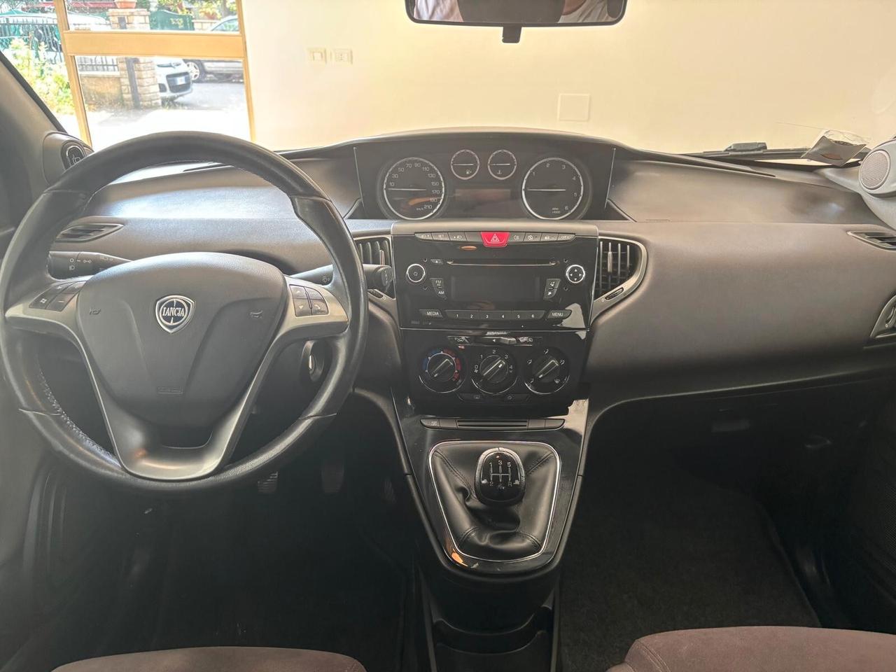 LANCIA YPSILON ANNO 2012 DS 1.3 MULTIJET ADATTA NEOPATENTATI KM 122 MILA