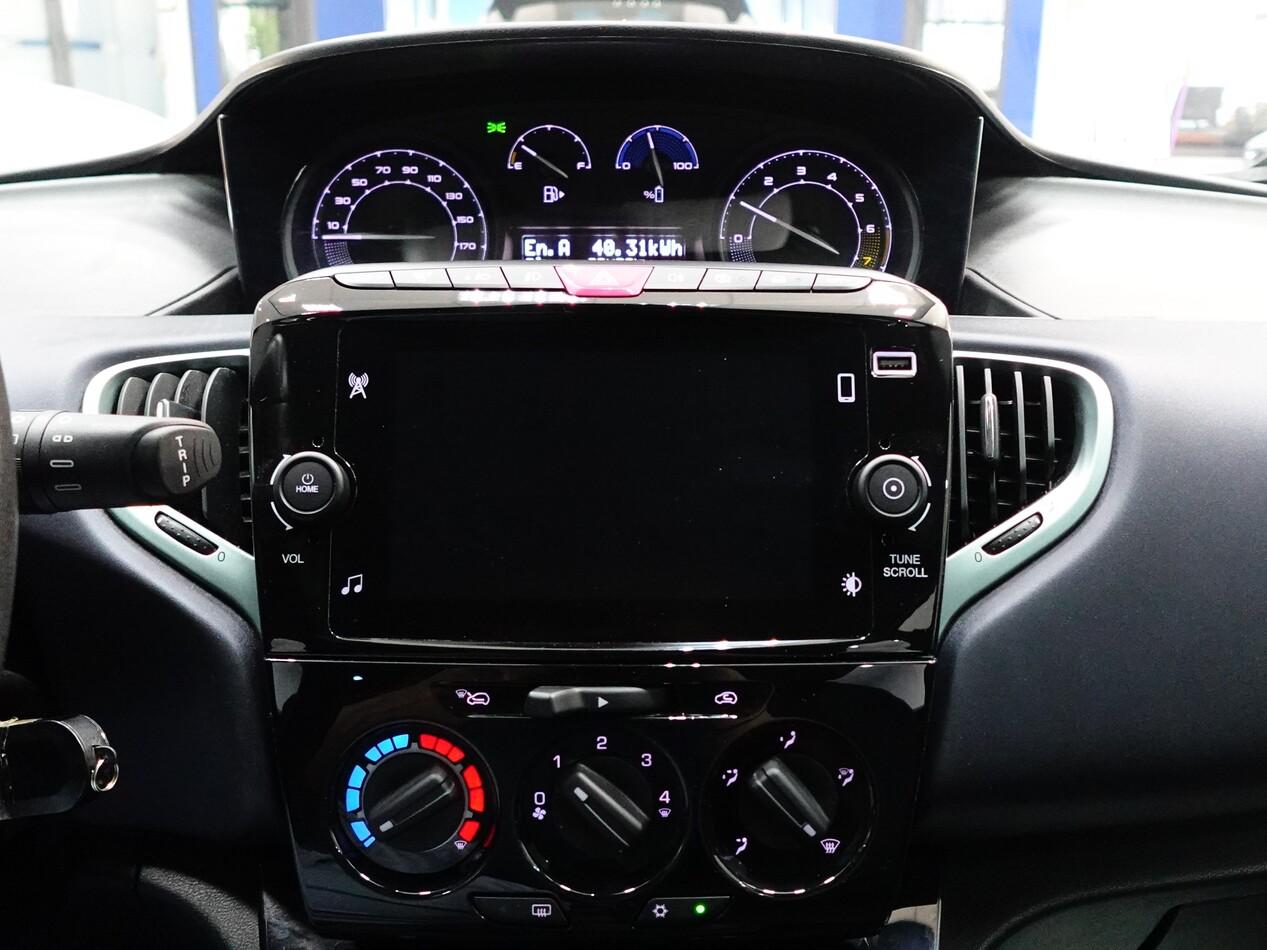 Lancia Ypsilon III 1.0 FIREFLY HYBRID 70 CV GOLD
