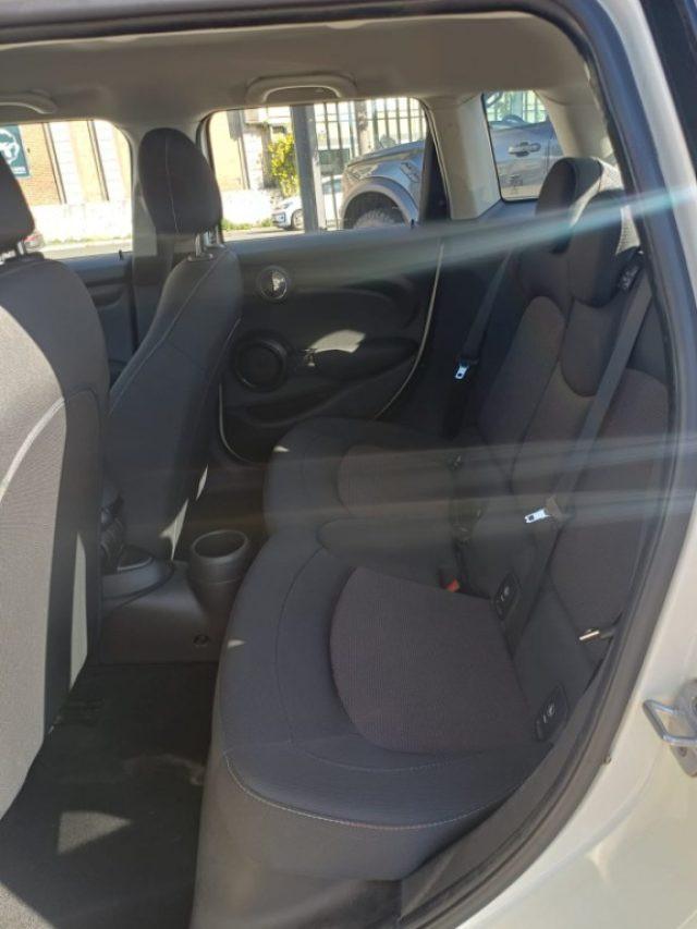 MINI Cooper D 1500 5 PORTE 116CV AUTOM. NAV PDC CERCHI ITALIA