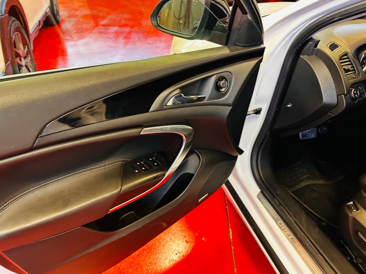 Opel Insignia 2.0 Turbo 220CV Benzina - GPL