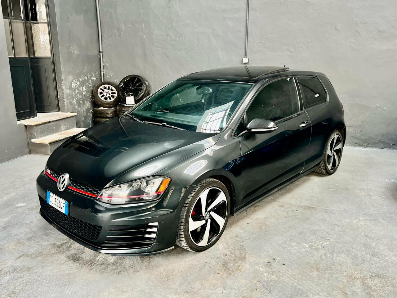 Volkswagen Golf GTI Golf GTI Performance 2.0 TSI 3p. fender edition