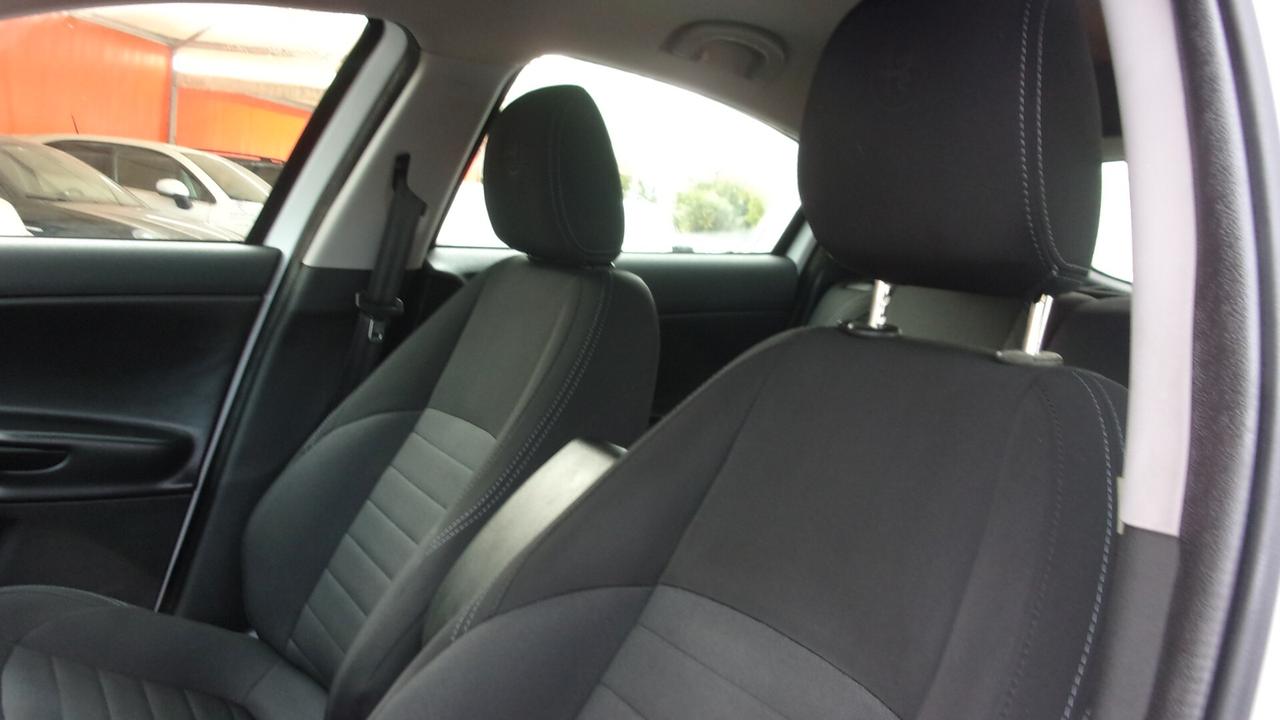 Alfa Romeo Giulietta 1.4 Turbo 120 CV GPL Super