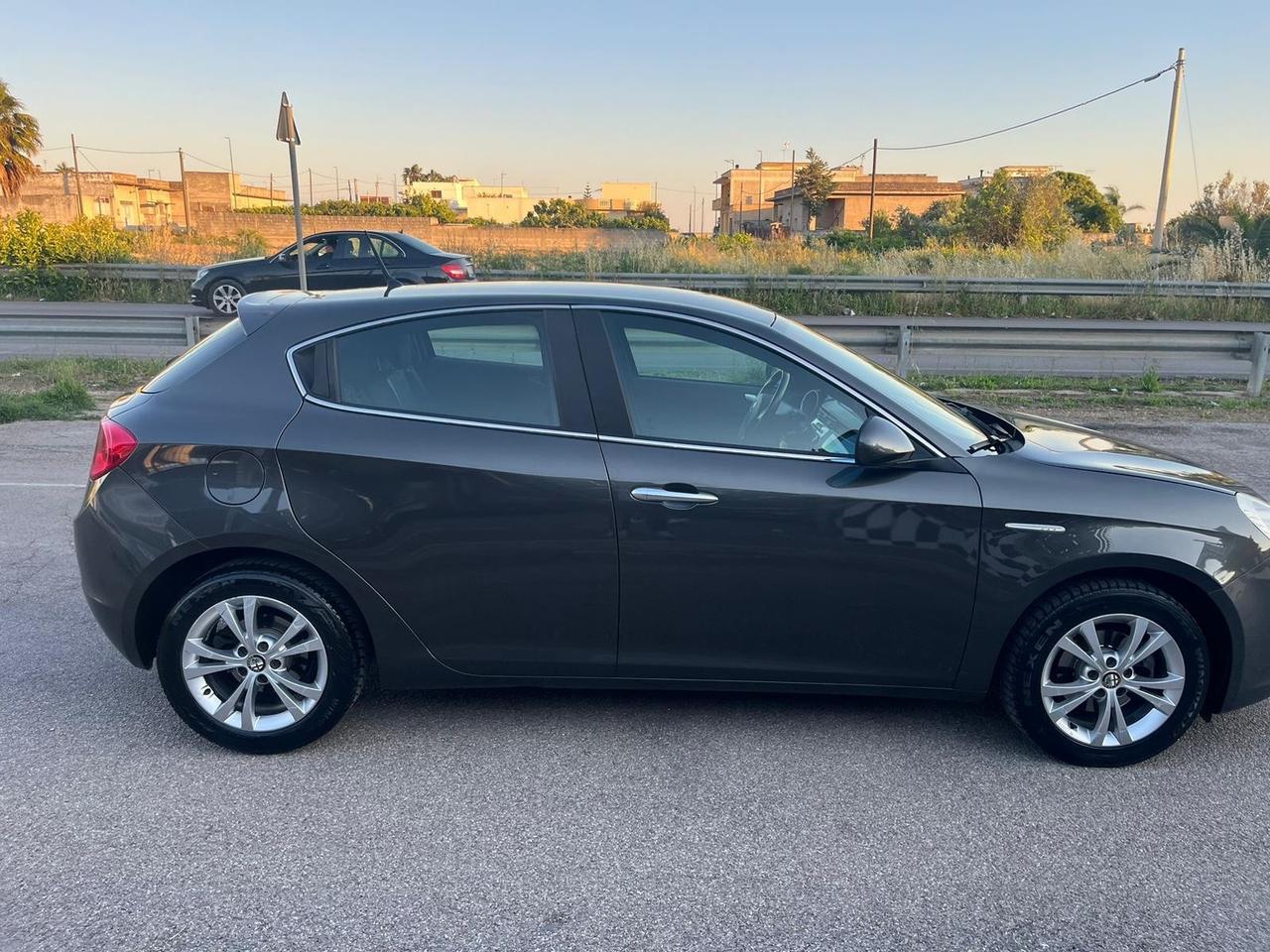 Alfa Romeo Giulietta 1.6 JTD Distinctive Unipro 2010