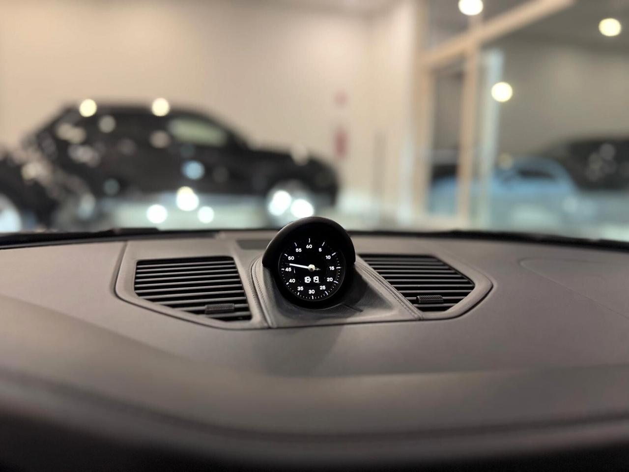 Porsche 911 Carrera 4 GTS