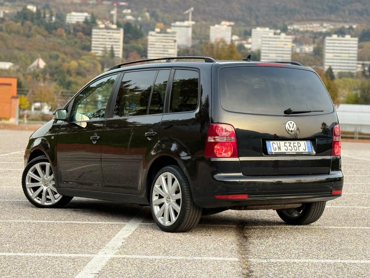 Volkswagen Touran 2.0 TDI 170 CV R-Line 7 POSTI