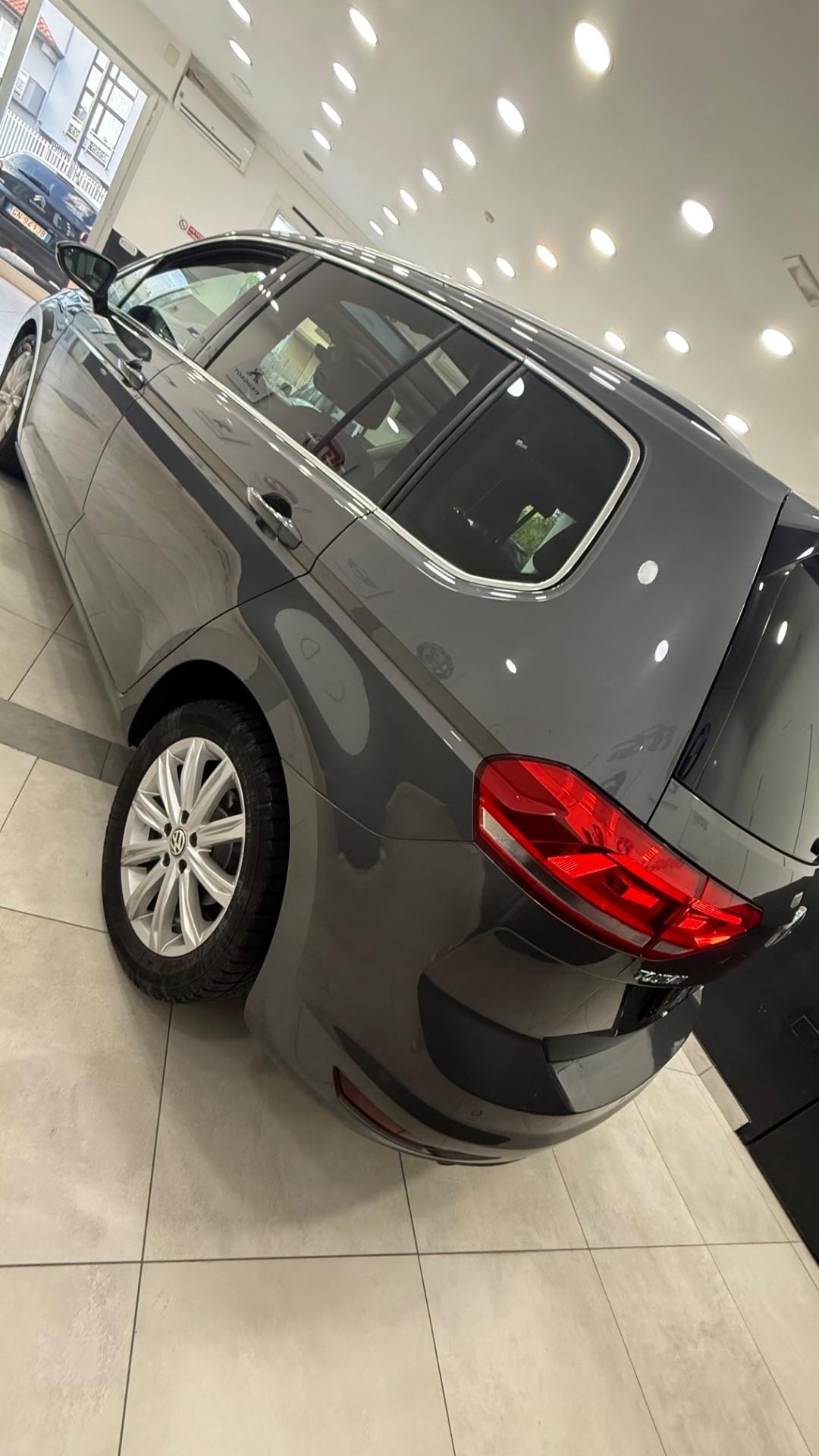 Volkswagen Touran 2.0 TDI 150 CV SCR DSG Executive BlueMotion Tech.
