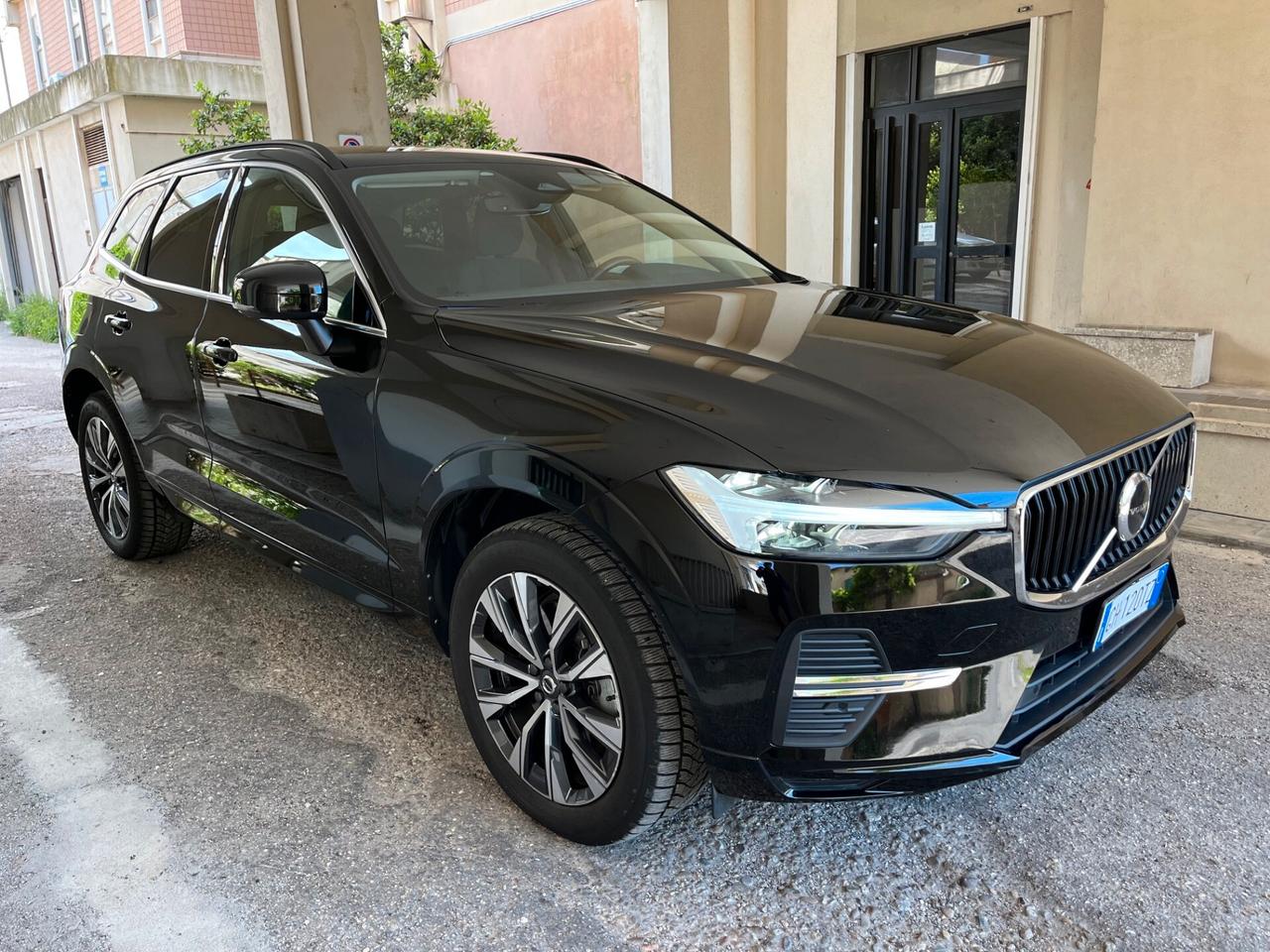 Volvo XC 60 XC60 B4 (d) AWD Geartronic Momentum Pro