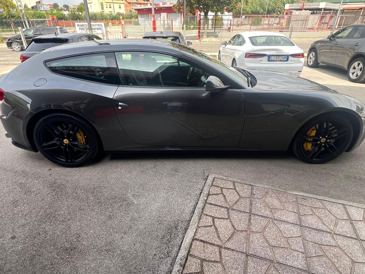 Ferrari GTC4 Lusso FF V12