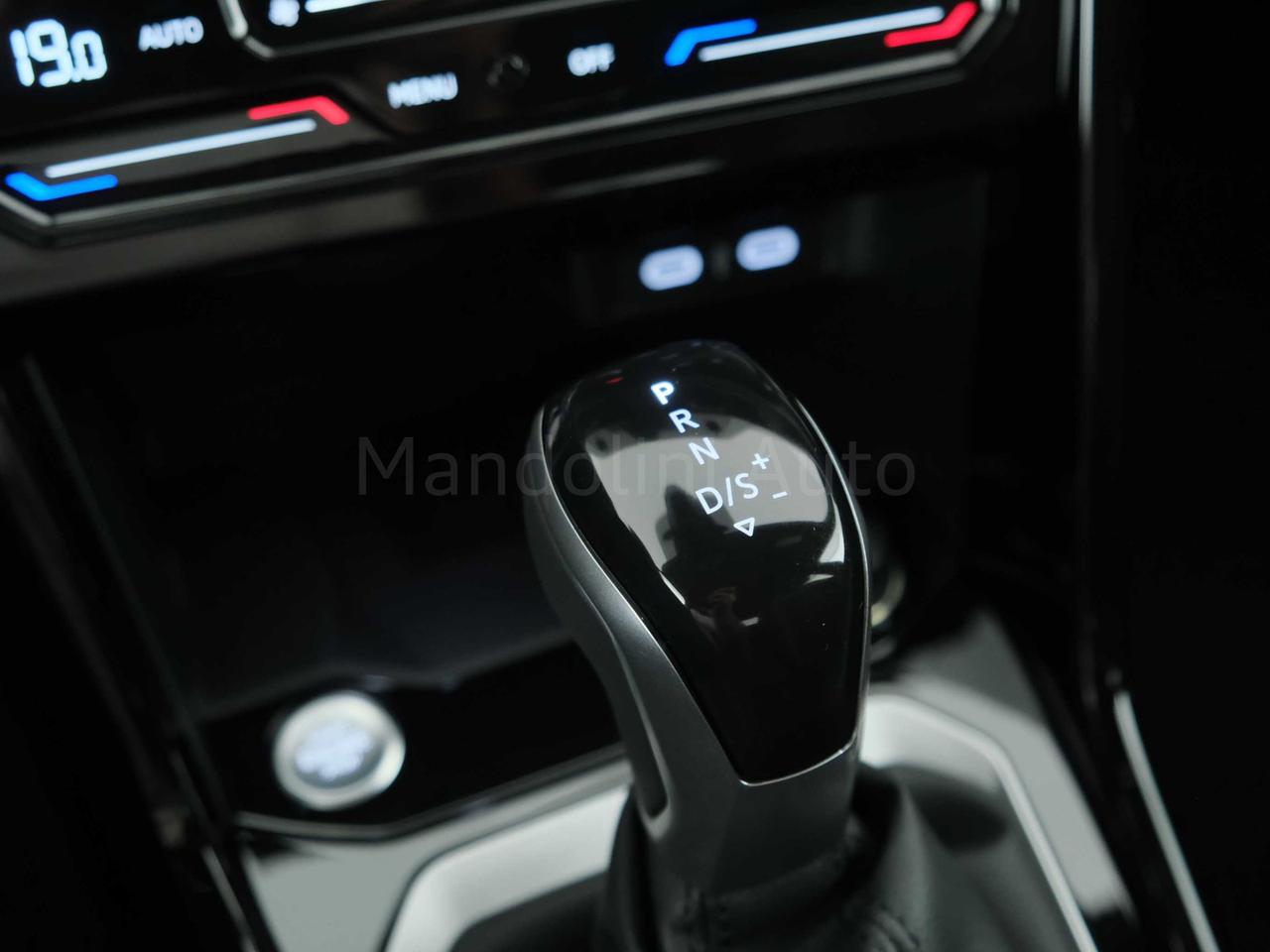 Volkswagen T-Roc 1.5 tsi act r-line plus dsg