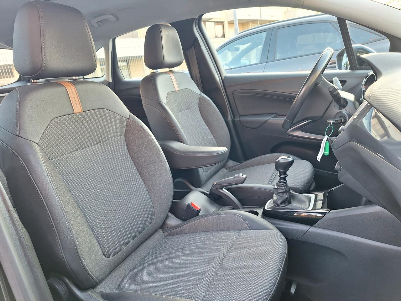 Opel Crossland 1.5 ECOTEC D 110 CV UNICO PROPRIETARIO IVA ESPOSTA X NEOPATENTATI