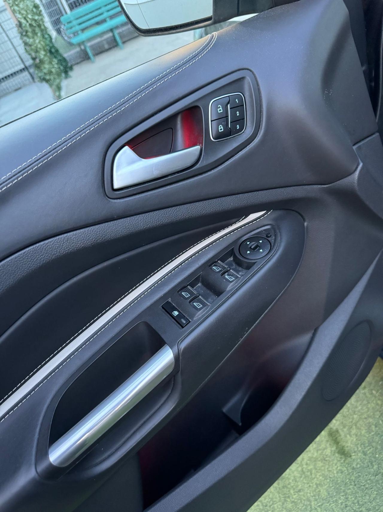 Ford Kuga 2.0 TDCI 150 CV S&S 4WD Powershift Vignale