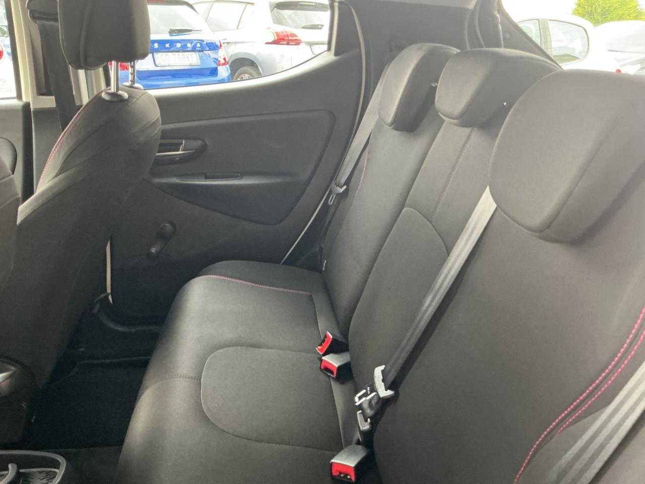 Lancia Ypsilon 1.2 benzina Neopatentati