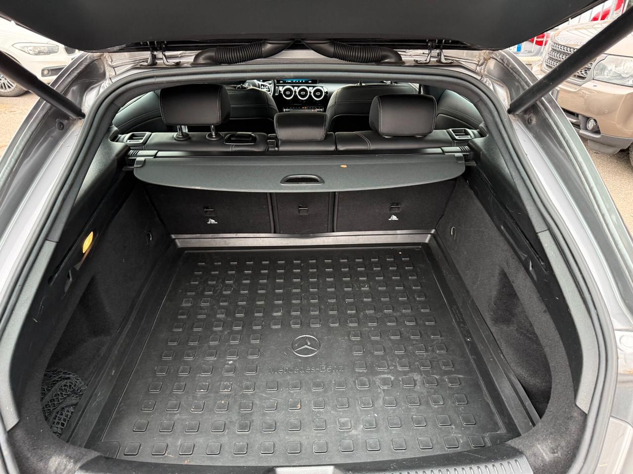 Mercedes-Benz CLA 200 Shooting Brake d Business auto