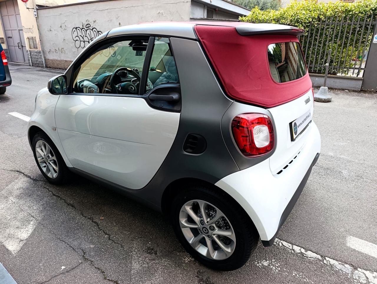 Smart ForTwo 90 0.9 T twinamic cabrio Passion Capote Rossa