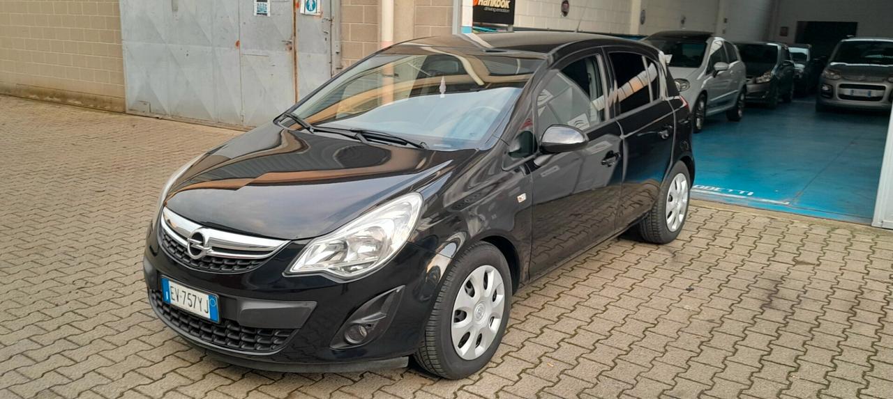 Opel Corsa 1.2 16V 5 porte Cosmo Edition