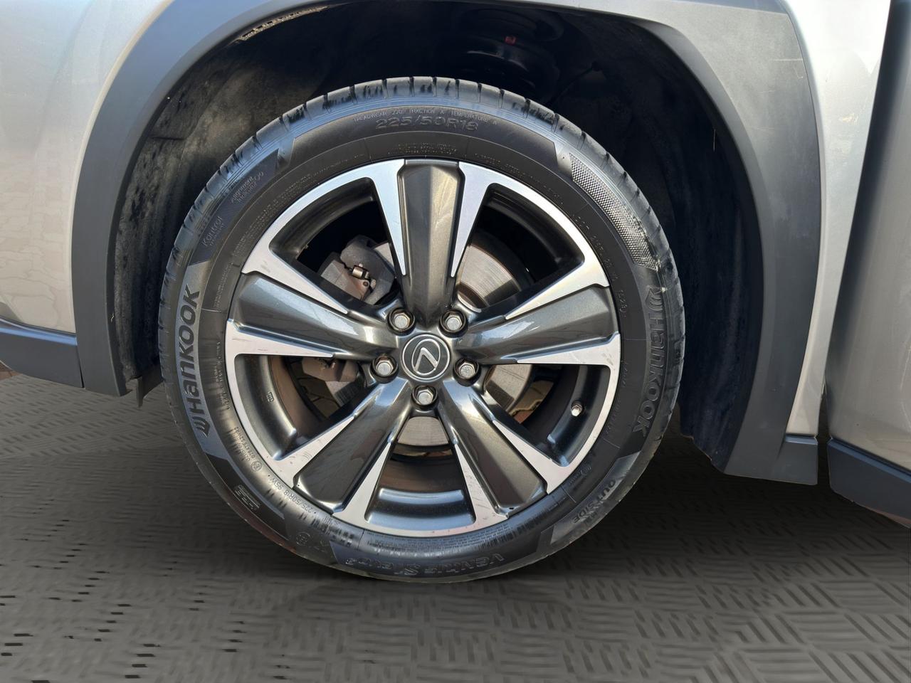 Lexus UX 250h 2.0 Premium 2wd cvt