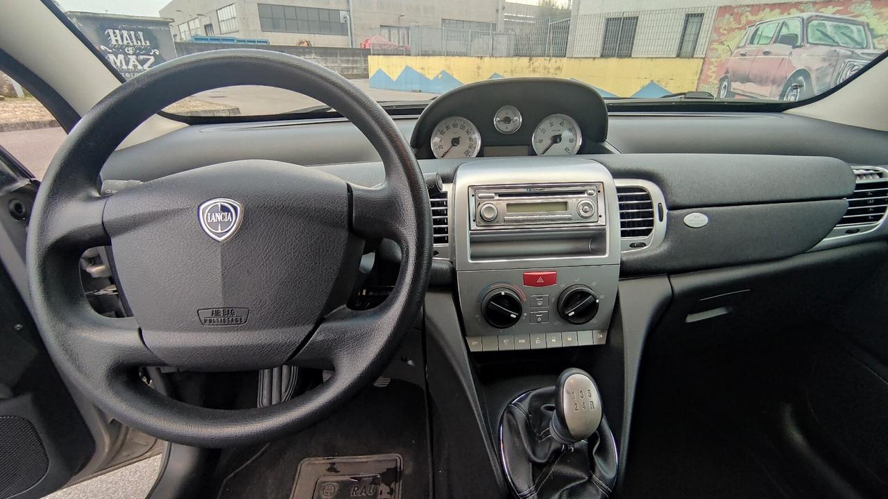 Lancia Ypsilon 1.2 69 CV SOLI 80000km NEOPATENTATI - 2011