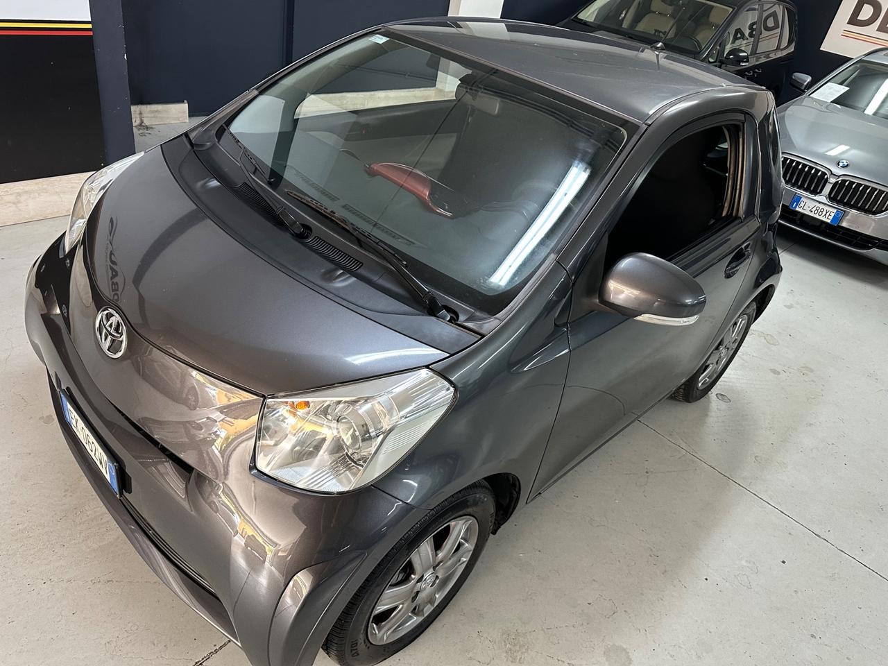 Toyota iQ 1.0 CVT Trend