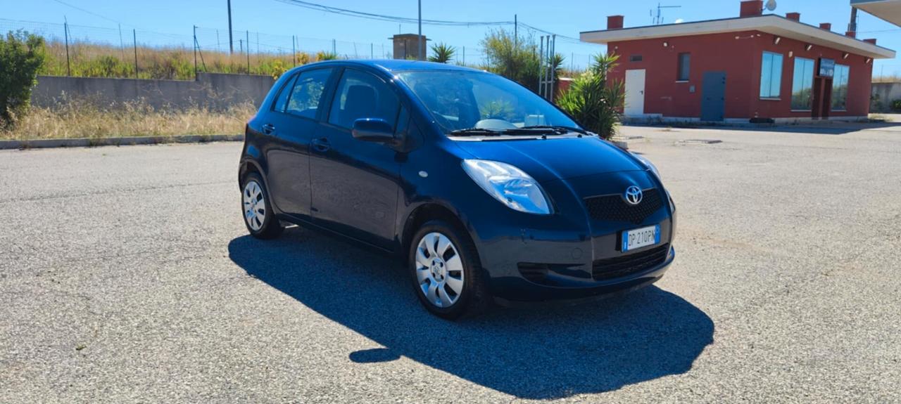 Toyota Yaris 2 serie SOL