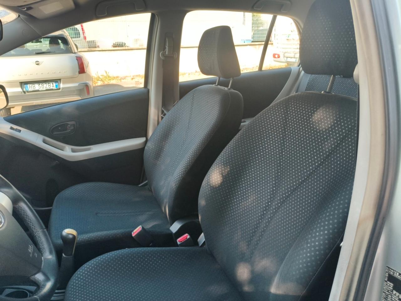 Toyota Yaris 1.0 5 porte SOLAMENTE 119.000 KM