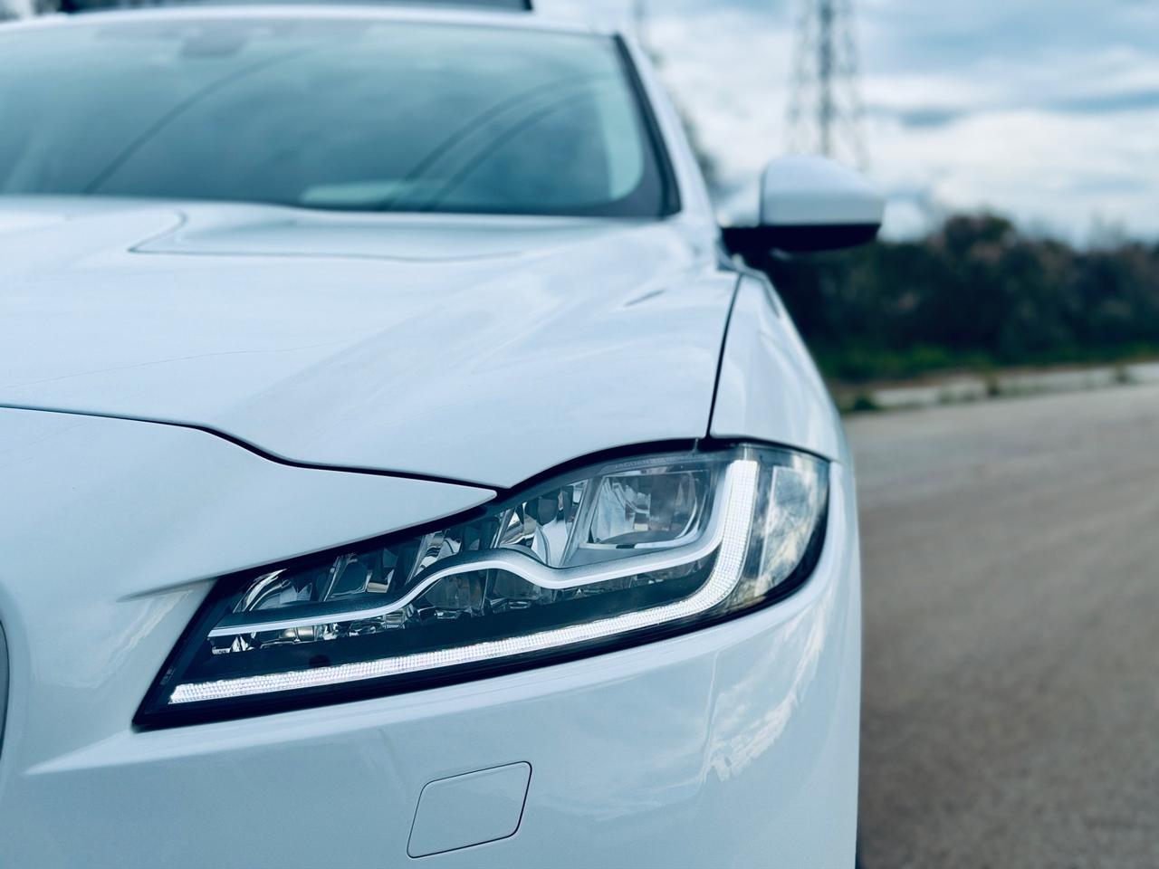 Jaguar F-Pace 2.0 D 180 CV AWD aut. R-Sport