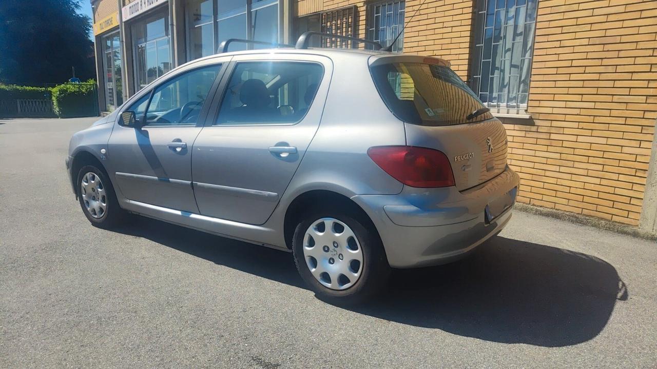 Peugeot 307 1.4 16V 5p. XR Plus