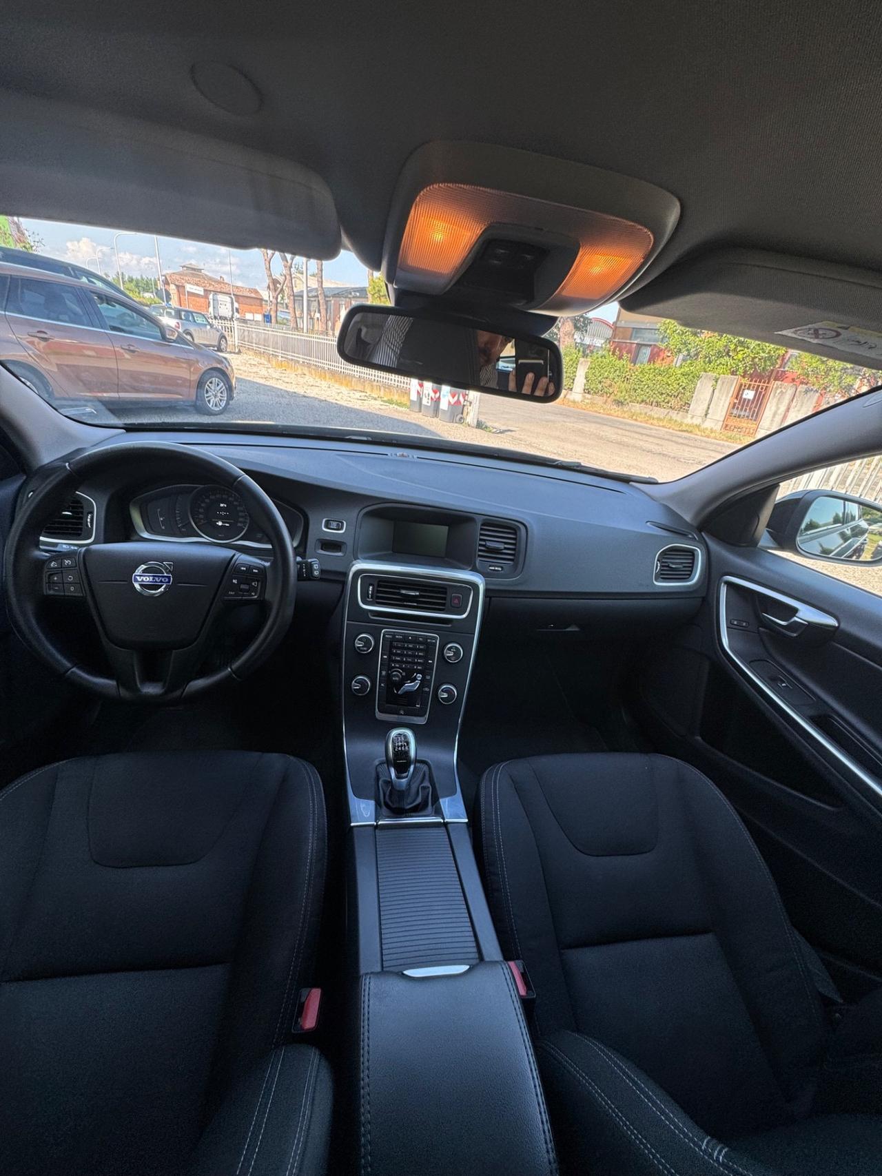 Volvo V60 D2 Momentum