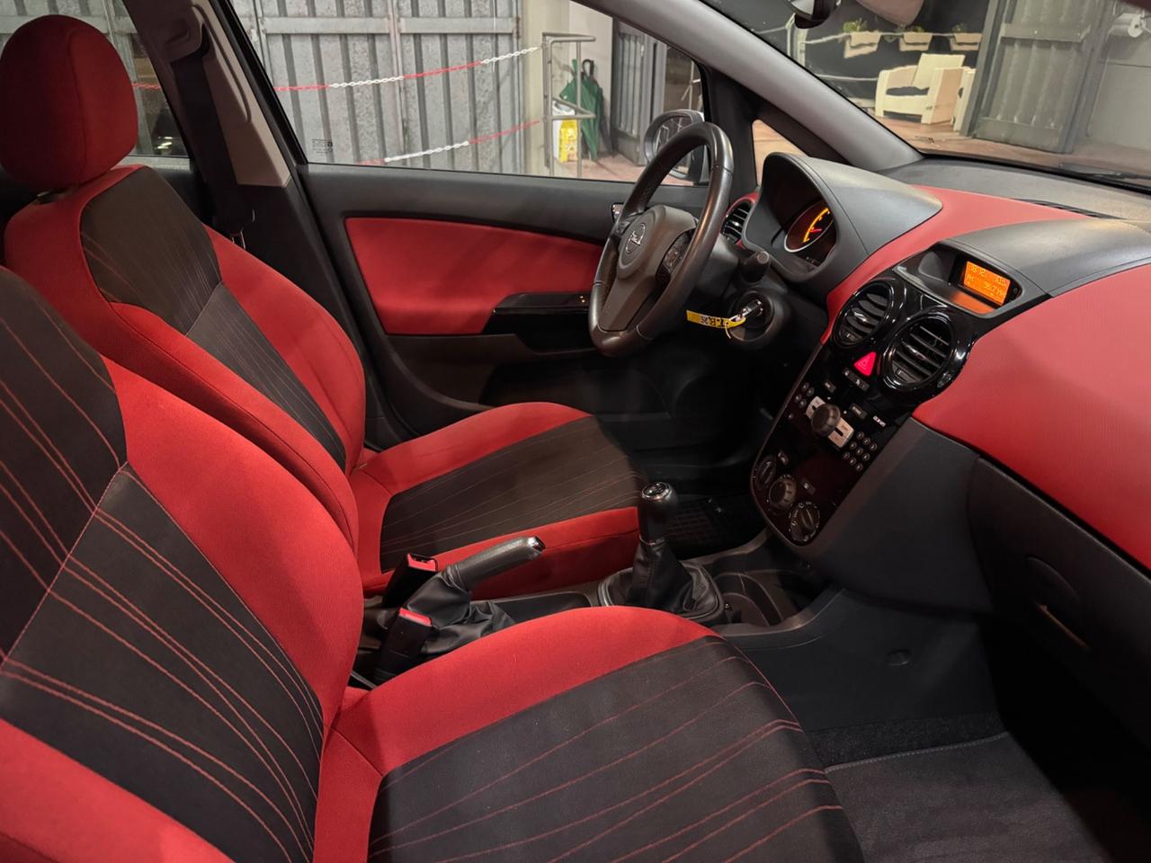 Opel Corsa 1.2 5 porte edition