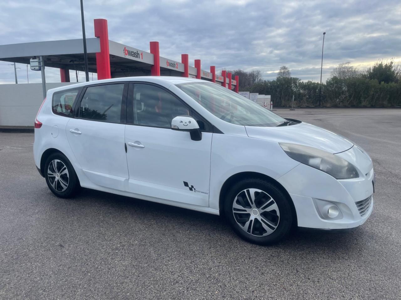 Renault Scénic 1.9 dCi 130CV..7.posti navi perfetta