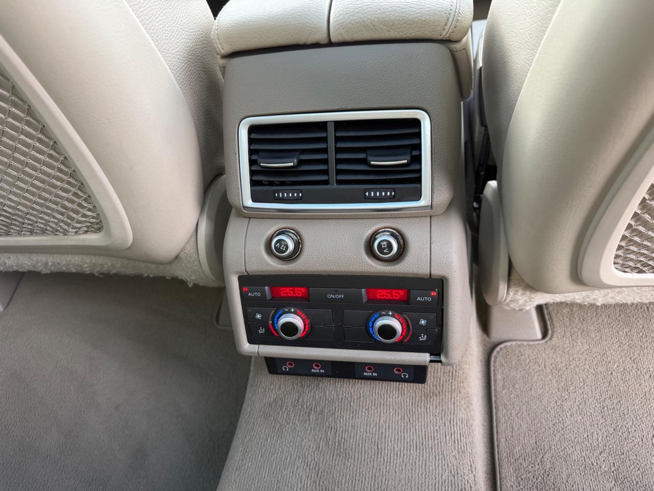 Audi Q7 3.0 V6 TDI 245 CV QUATTR0 7 POSTI