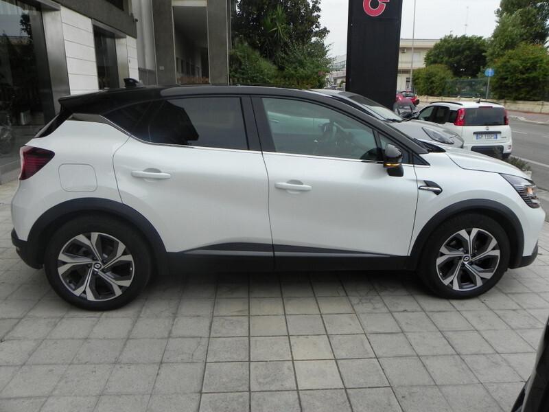 Renault Captur Hybrid E-Tech 145 CV RS Line