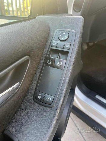 MERCEDES-BENZ A 180 CDI Elegance