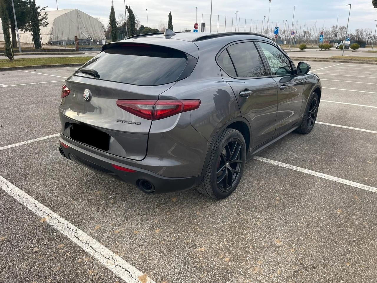 Alfa Romeo Stelvio 2.2 Turbodiesel 190 CV AT8 Q4 B-Tech