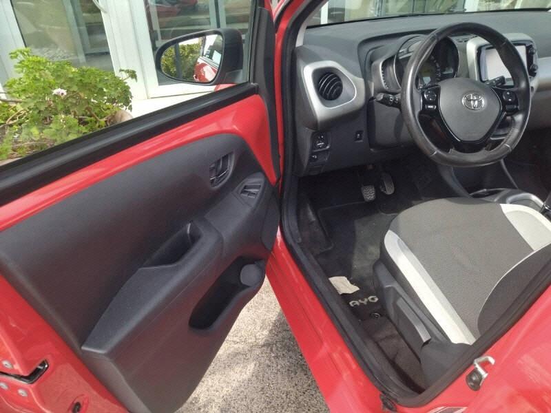 Toyota Aygo 1.0 VVT-i 69 CV 5 porte x-play TSS MMT