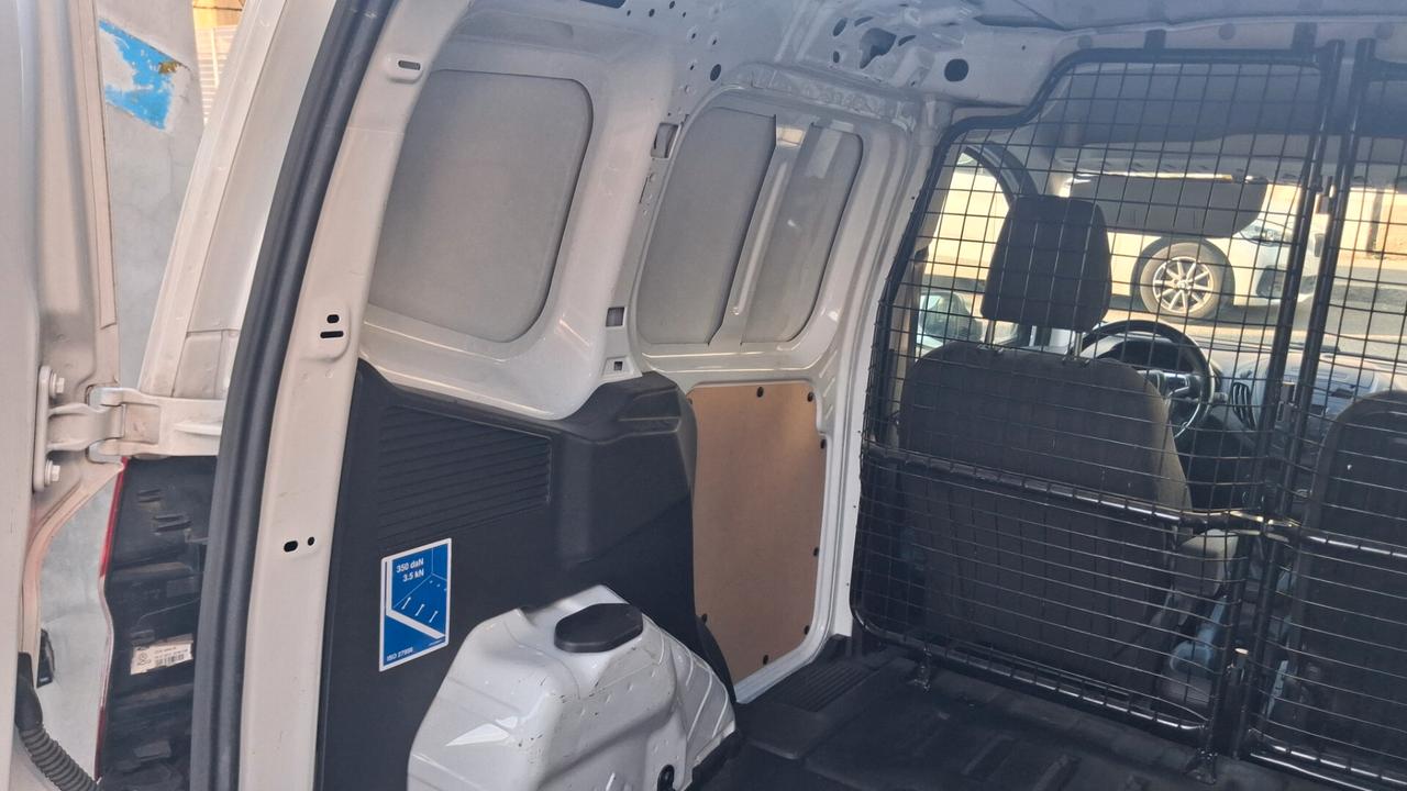 Ford Tourneo Courier 1.5 TDCI 75 CV Plus