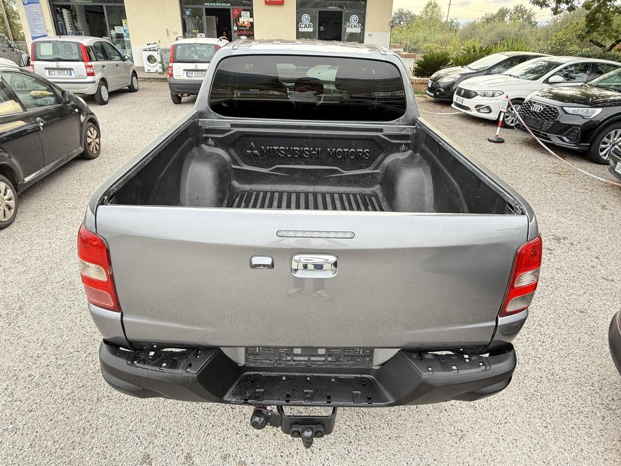 MITSUBISHI L200 DOPPIA CABINA 4X4 CAMBIO MANUALE
