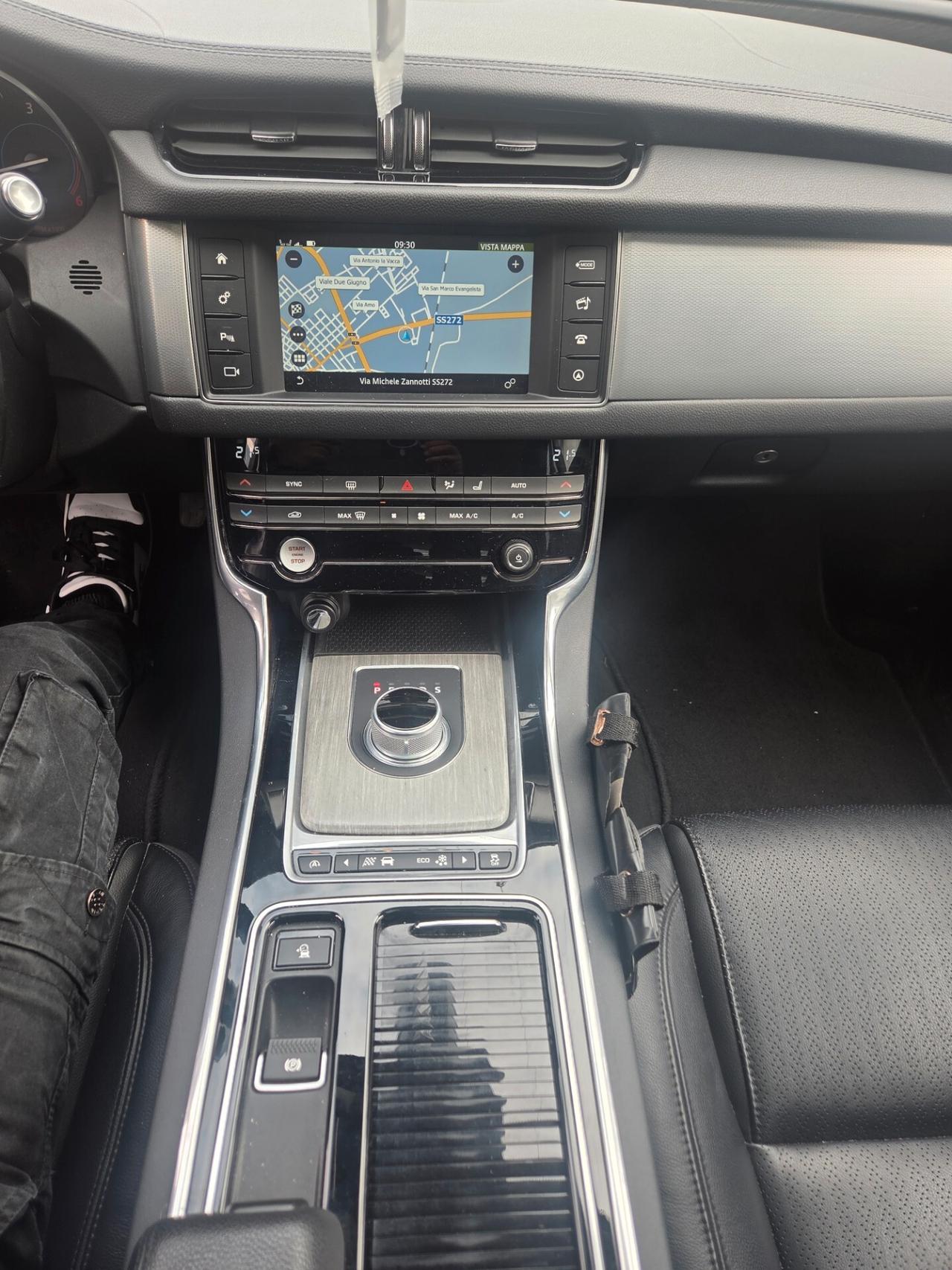 Jaguar XF 2.0 D 180 CV aut. Portfolio