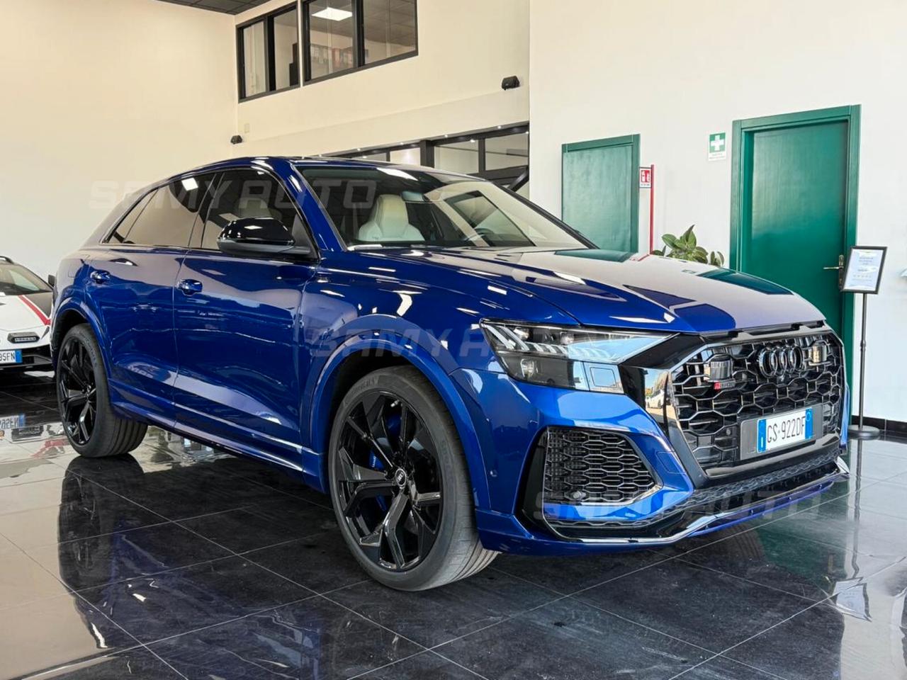 Audi Q8 RS TFSI V8 quattro tiptronic