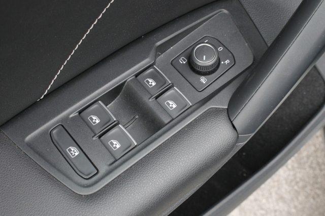 VOLKSWAGEN Tiguan 1.5 TSI 150CV DSG IQ.LIGHT R-Line Unicoprop.