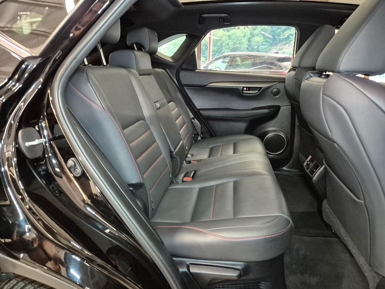 Lexus NX 300h Hybrid 4WD F-Sport
