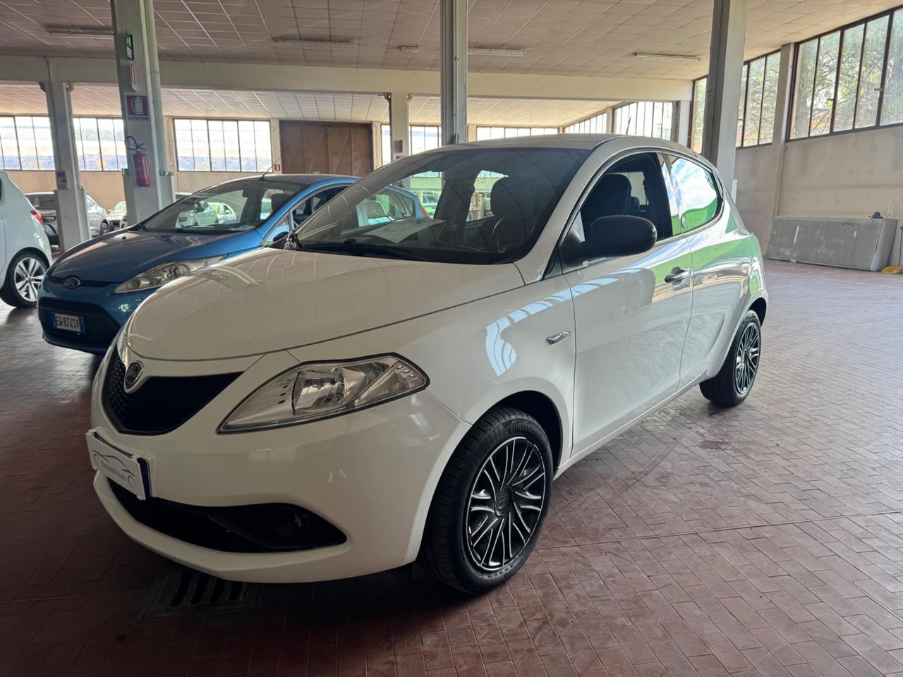 Lancia Ypsilon 1.0 FireFly 5 porte S&S Hybrid Ecochic Gold