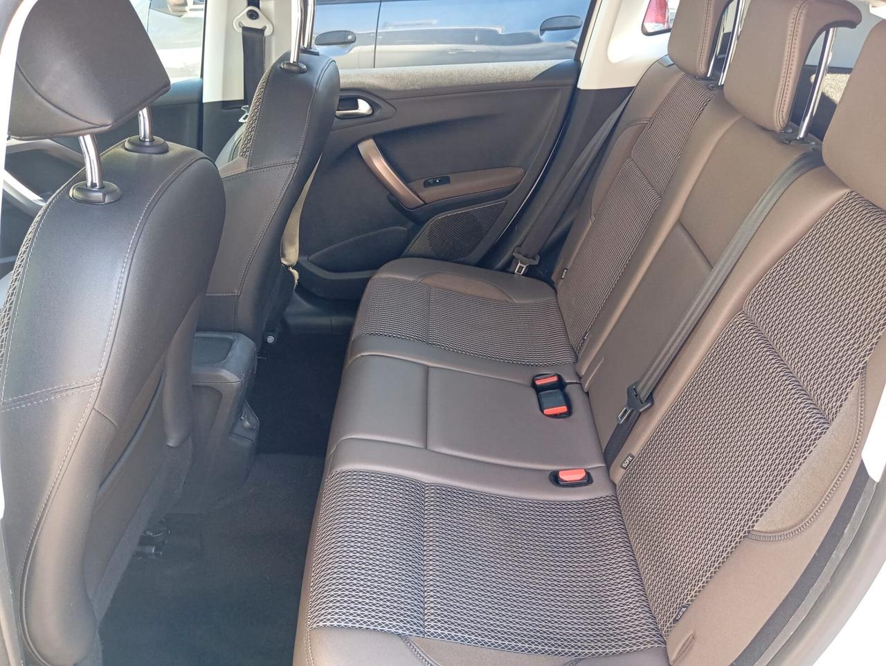 Peugeot 2008 1.6 e-HDi 115 CV Stop&Start Allure