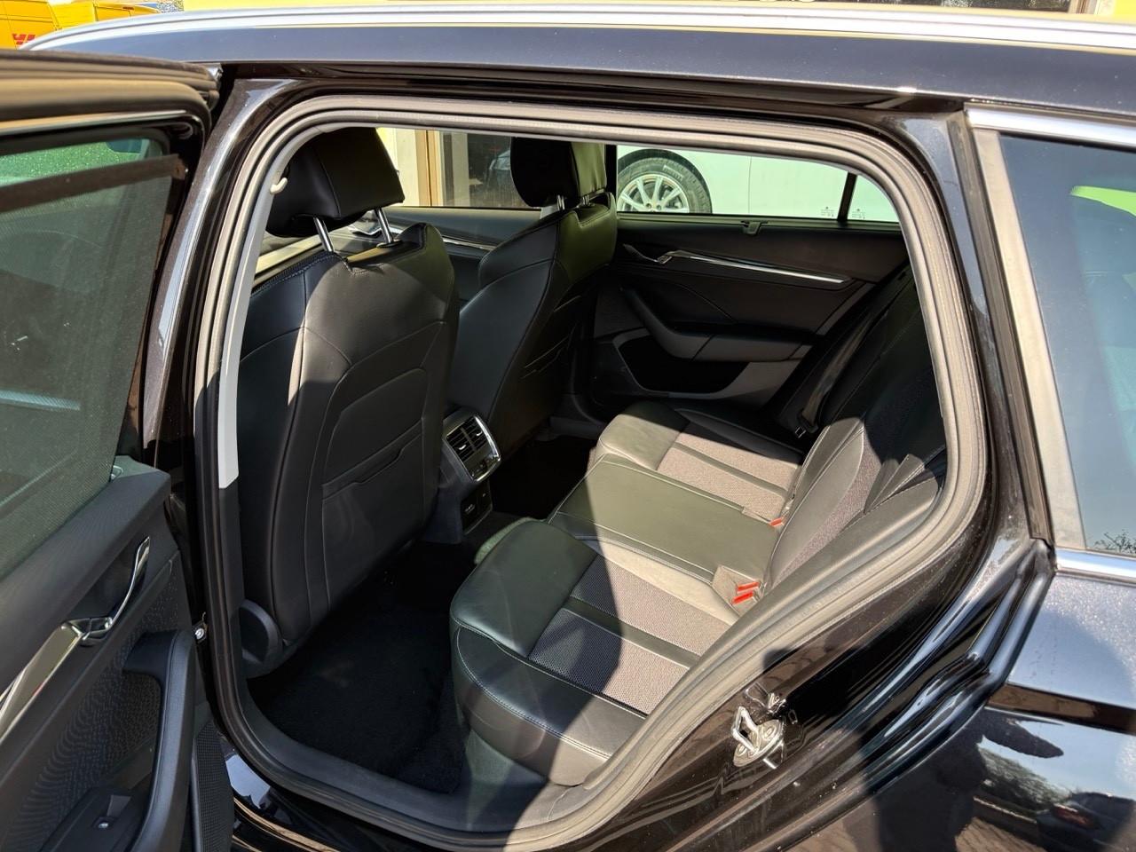 Skoda Octavia 2.0D 150 CV DSG Style/KEYLESS/HEAD UP